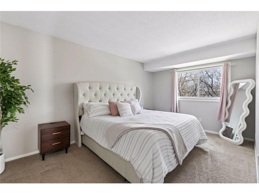 12238 Oak Leaf Circle Burnsville MN 55337 7046125 image18