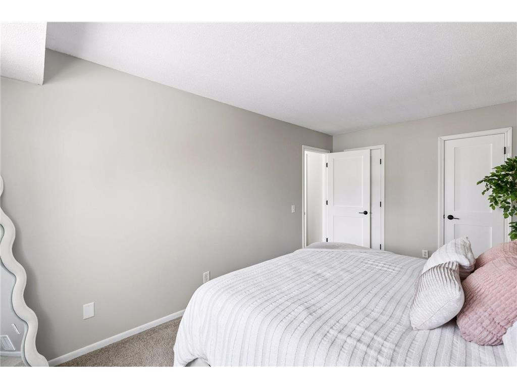 12238 Oak Leaf Circle Burnsville MN 55337 7046125 image19