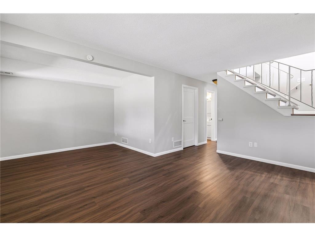 12238 Oak Leaf Circle Burnsville MN 55337 7046125 image25