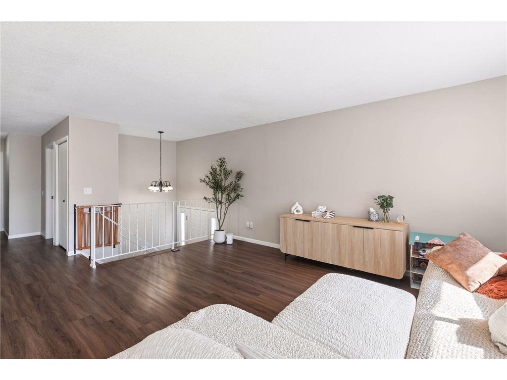 12238 Oak Leaf Circle Burnsville MN 55337 7046125 image3