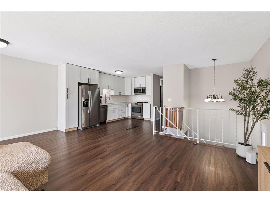 12238 Oak Leaf Circle Burnsville MN 55337 7046125 image4