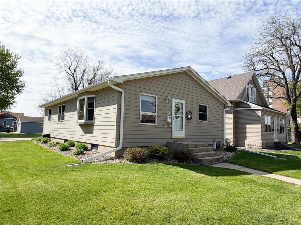 1224 3rd Avenue Worthington MN 56187 7071395 image1