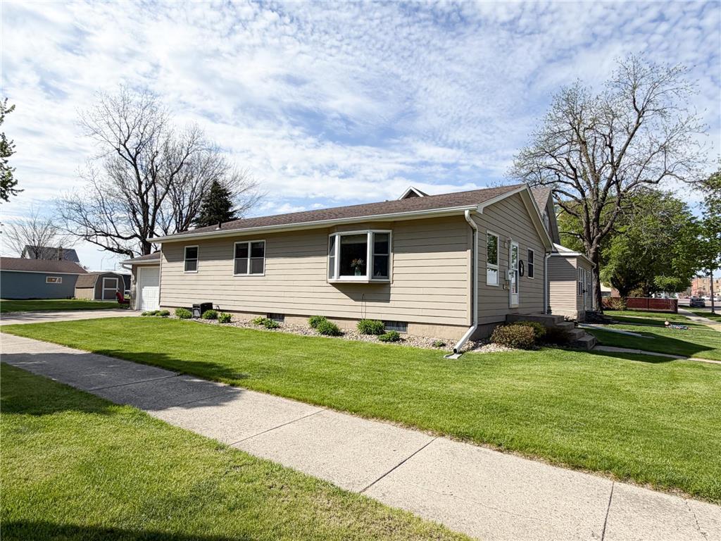 1224 3rd Avenue Worthington MN 56187 7071395 image2