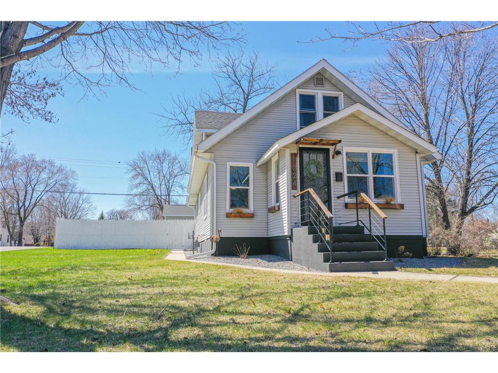 1224 Douglas Street Alexandria MN 56308 6363924 image1