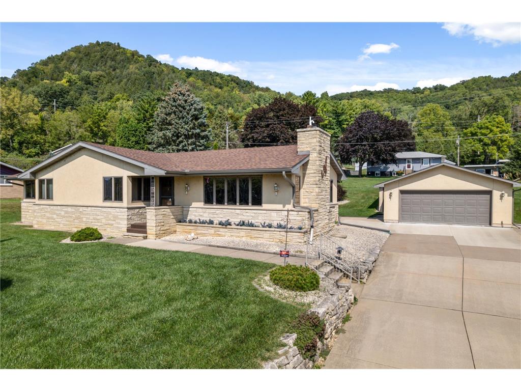 1224 Fountain Street Fountain City WI 54629 6600975 image1