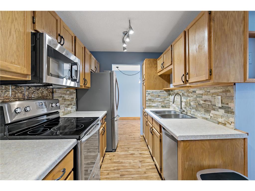 1224 Landmark Trail S Hopkins MN 55343 7070376 image8