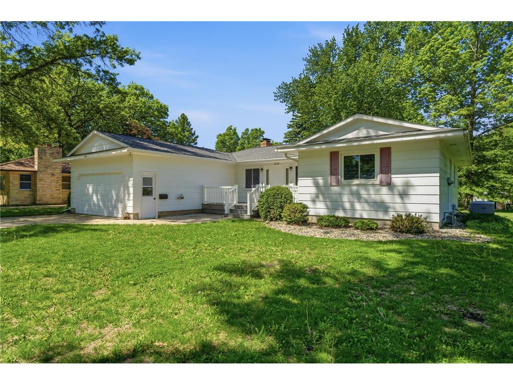 1224 S Ramsey Street Blue Earth MN 56013 7024048 image3