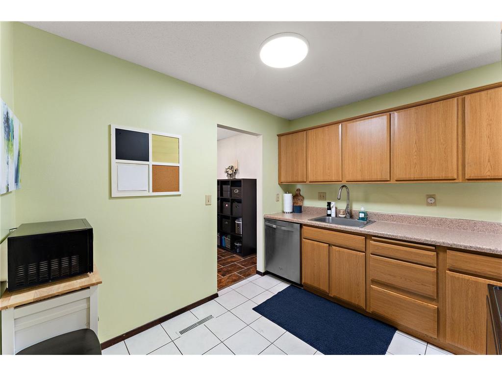 1224 Wagon Wheel Road Hopkins MN 55343 7100408 image9