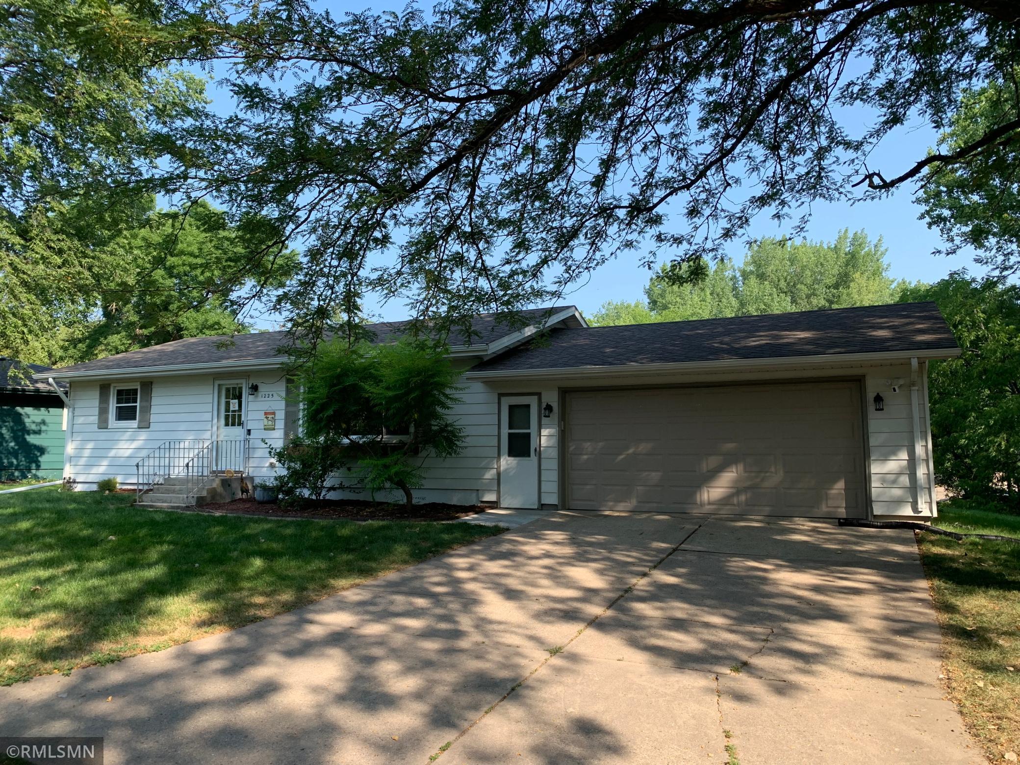 1225 4th Avenue SE, Waseca, MN 56093 MLS 6075229 Edina Realty