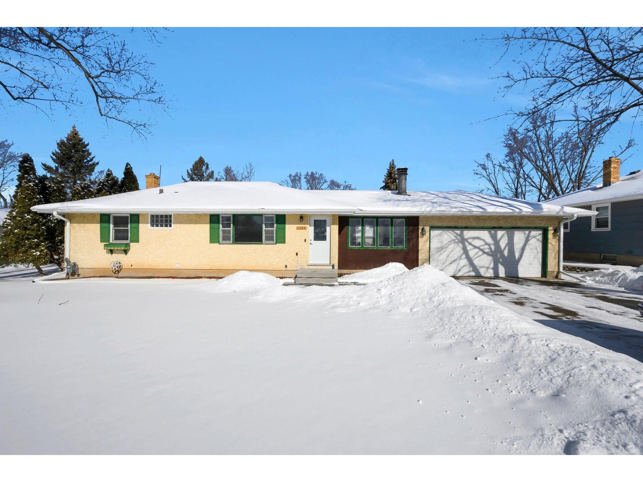 1225 County Road B E Maplewood MN 55109 6076062 image1