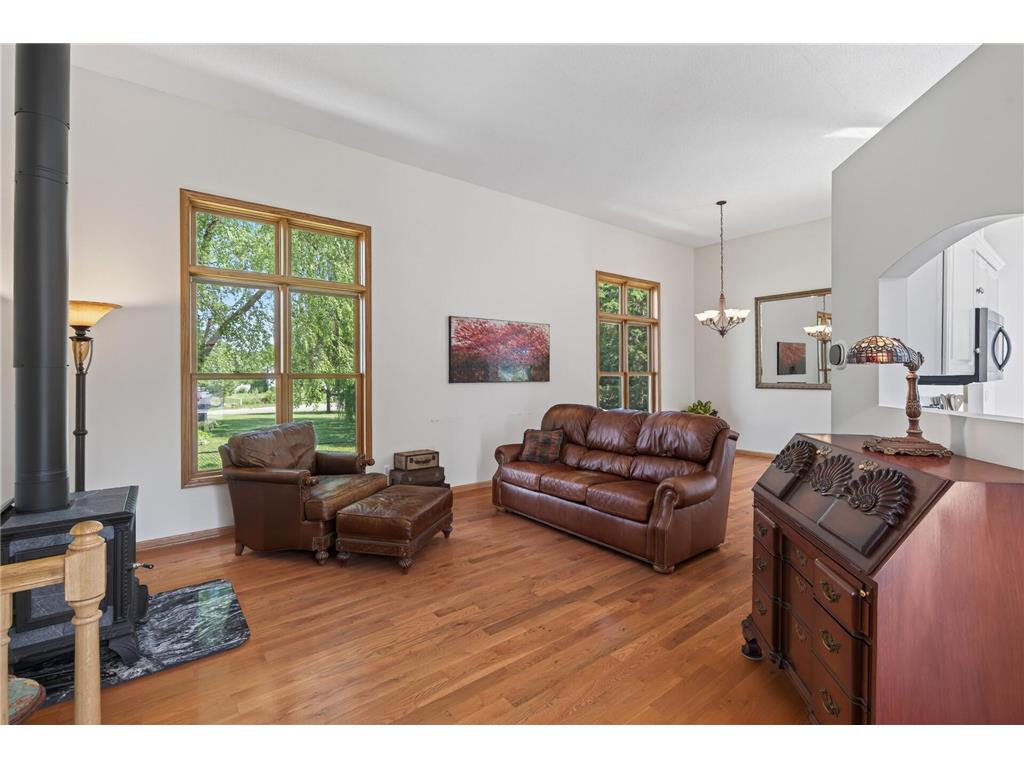 1225 EARLE Way Burnsville MN 55306 7087496 image20