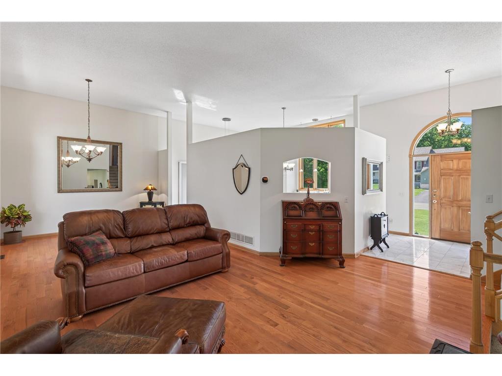 1225 EARLE Way Burnsville MN 55306 7087496 image22