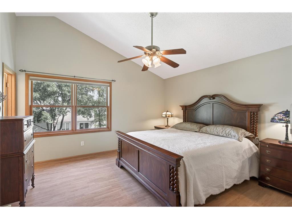 1225 EARLE Way Burnsville MN 55306 7087496 image25