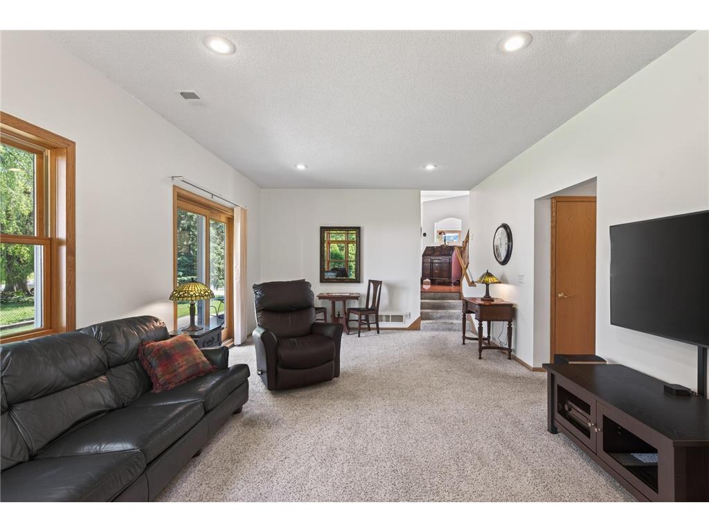 1225 EARLE Way Burnsville MN 55306 7087496 image36