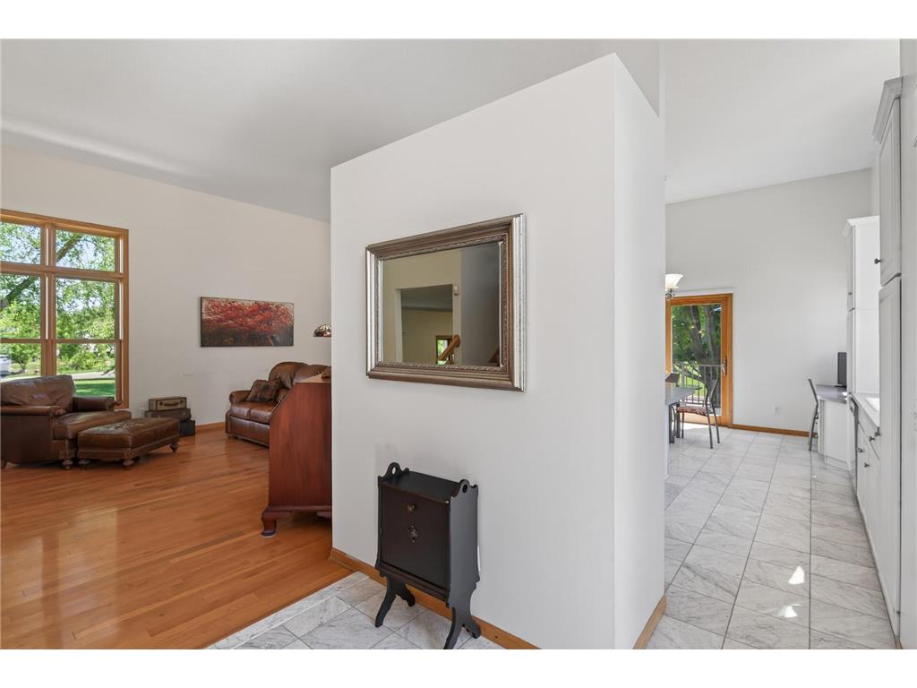 1225 EARLE Way Burnsville MN 55306 7087496 image6