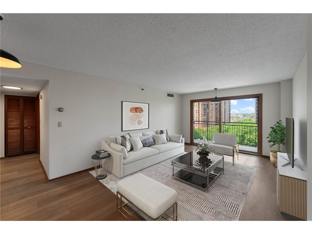 1225 Lasalle Avenue #1106 Minneapolis MN 55403 7103618 image2