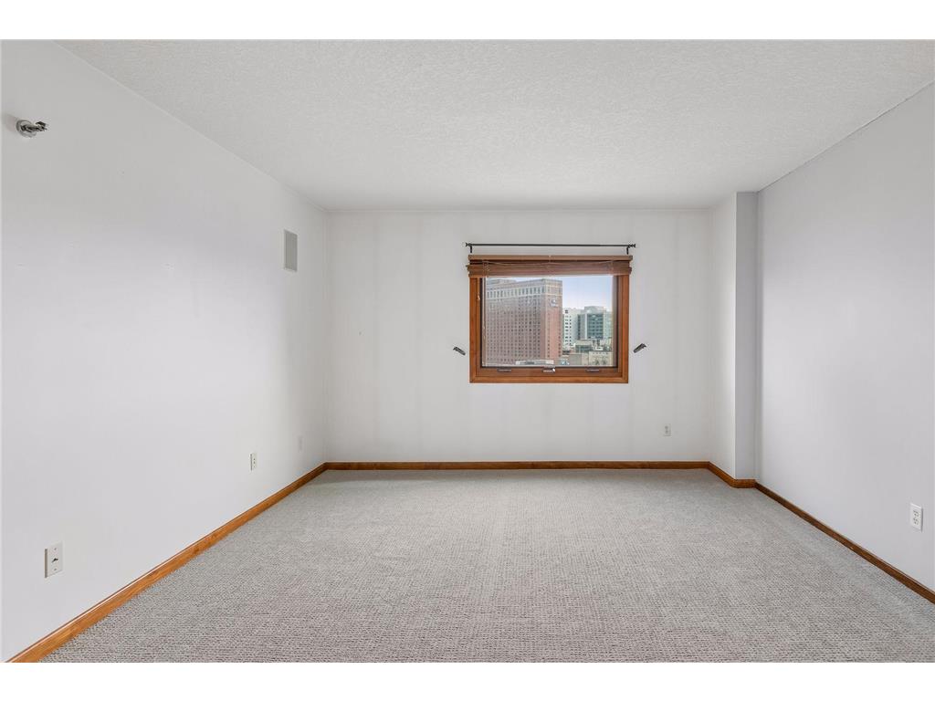 1225 Lasalle Avenue #1403 Minneapolis MN 55403 7043316 image17