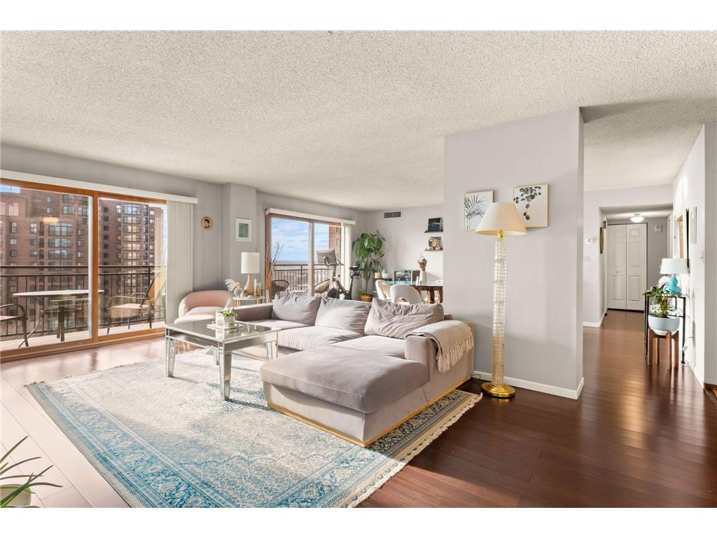 1225 Lasalle Avenue #1404 Minneapolis MN 55403 6685916 image1