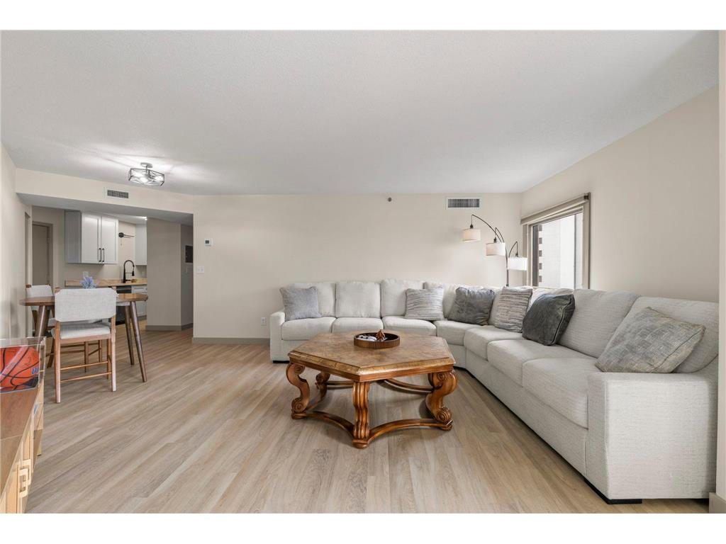 1225 Lasalle Avenue #1502 Minneapolis MN 55403 7100139 image9