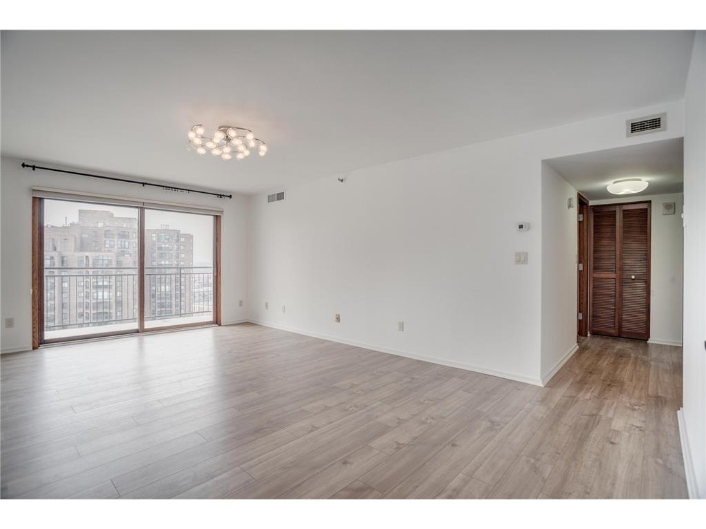 1225 Lasalle Avenue #1704 Minneapolis MN 55403 6789651 image25