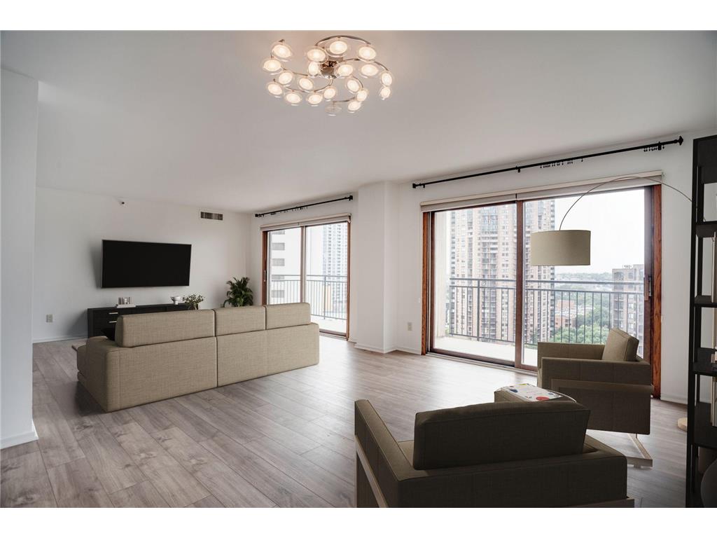 1225 Lasalle Avenue #1704 Minneapolis MN 55403 7012084 image2