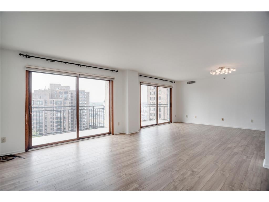 1225 Lasalle Avenue #1704 Minneapolis MN 55403 7012084 image4