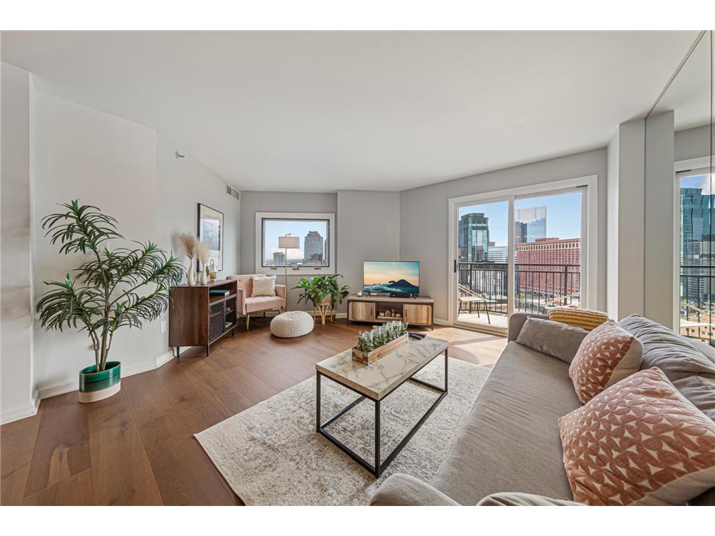 1225 Lasalle Avenue #2101 Minneapolis MN 55403 7064421 image1