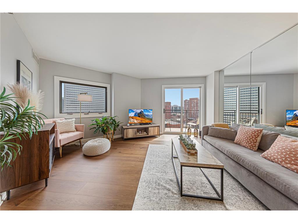 1225 Lasalle Avenue #2101 Minneapolis MN 55403 7064421 image3