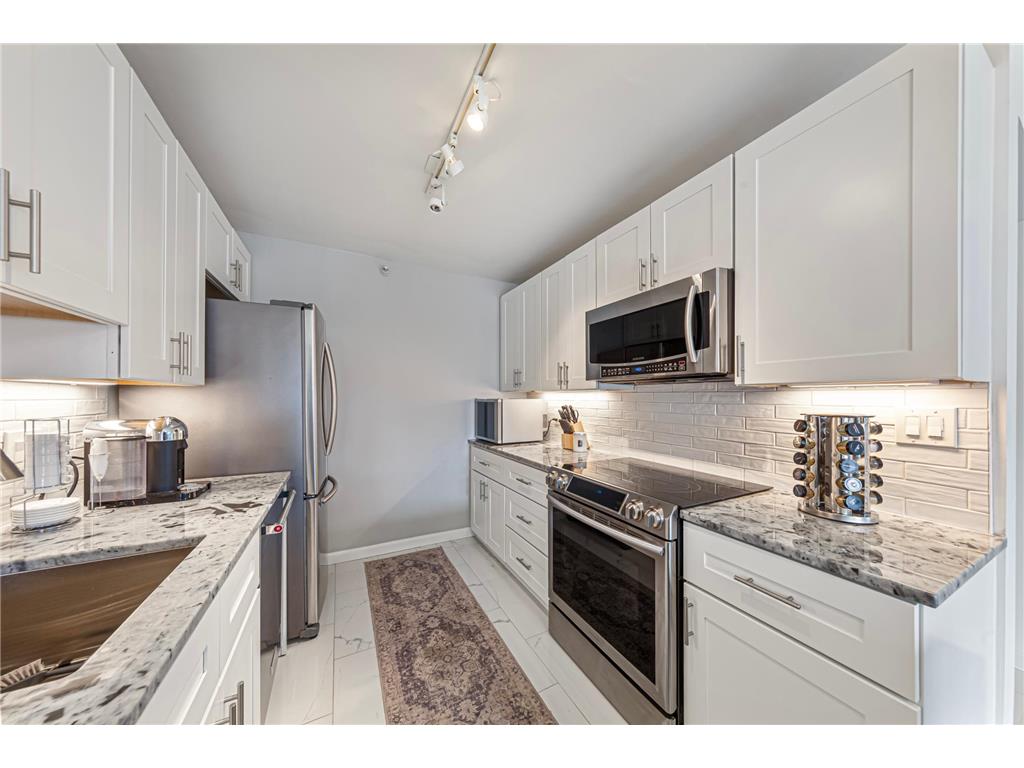 1225 Lasalle Avenue #2101 Minneapolis MN 55403 7064421 image6