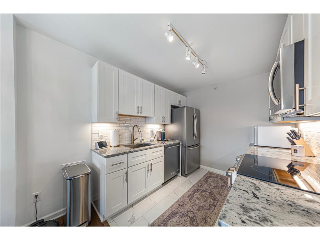 1225 Lasalle Avenue #2101 Minneapolis MN 55403 7064421 image7