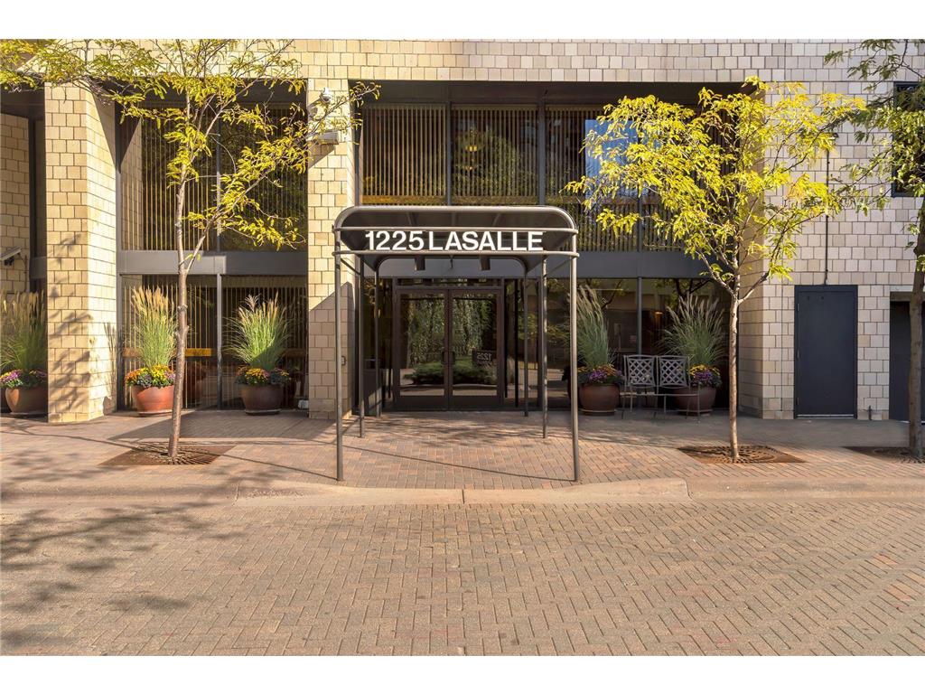 1225 Lasalle Avenue #2102 Minneapolis MN 55403 6411378 image1