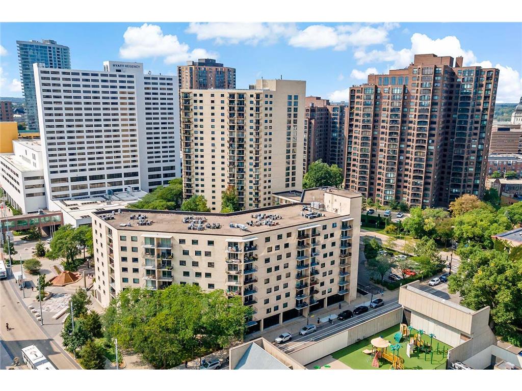 1225 Lasalle Avenue #2207 Minneapolis MN 55403 6784177 image1