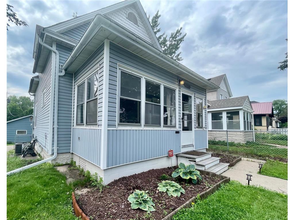 1226 Minnehaha Avenue W Saint Paul MN 55104 6403120 image1