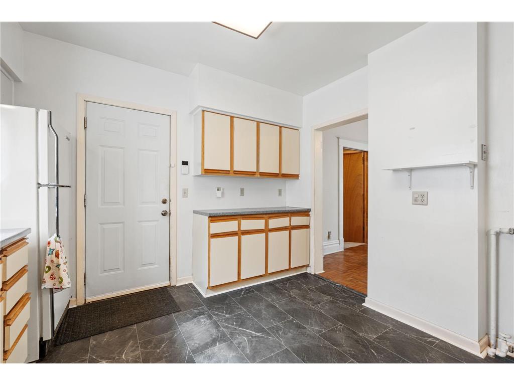 1227 Thomas Avenue Saint Paul MN 55104 7071591 image20