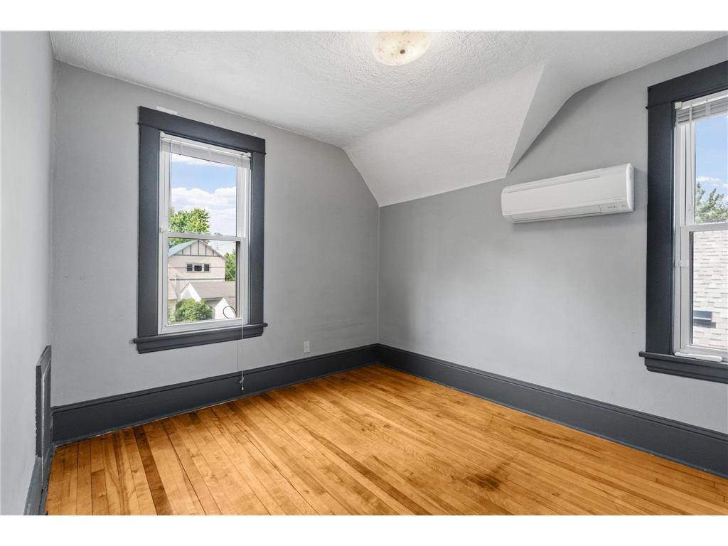 1227 Thomas Avenue Saint Paul MN 55104 7071591 image6