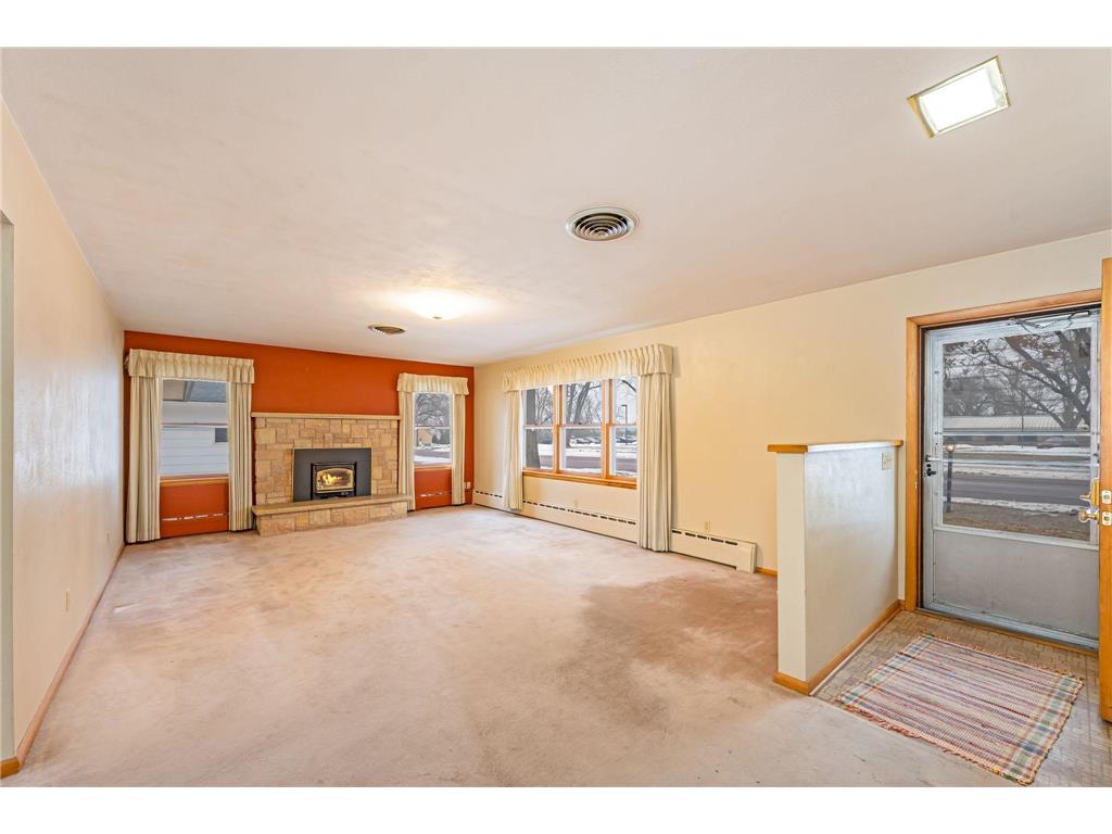 1228 S Ramsey Street Blue Earth MN 56013 7005883 image3