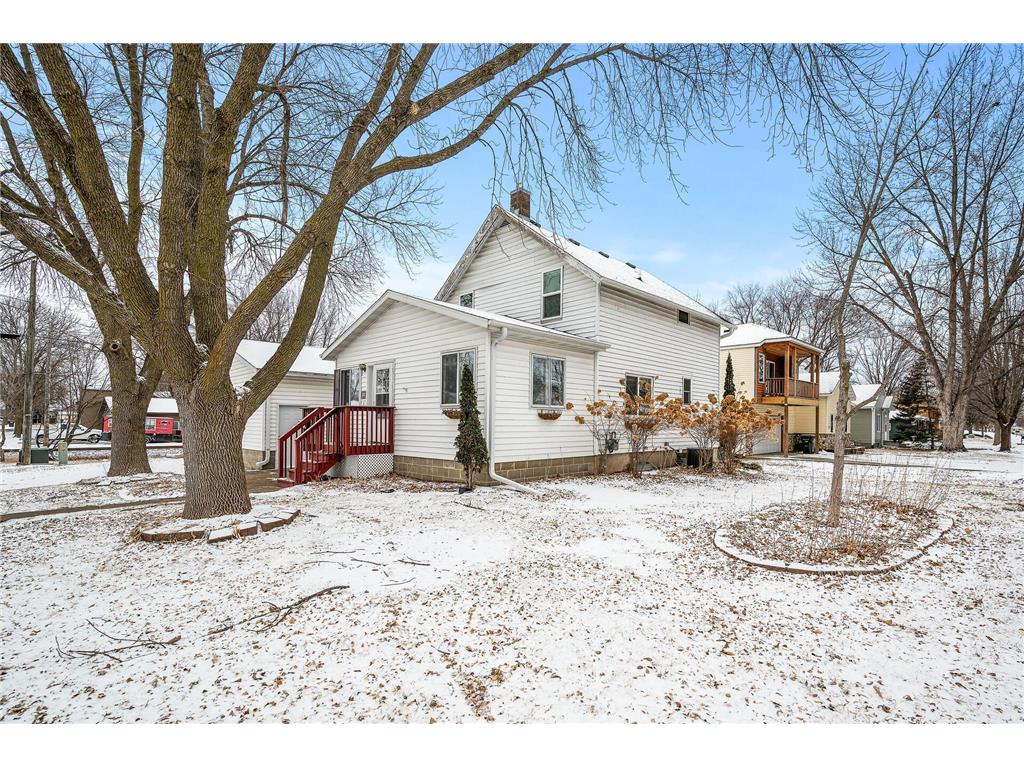 1229 Mcleod Avenue N Glencoe MN 55336 6657524 image1