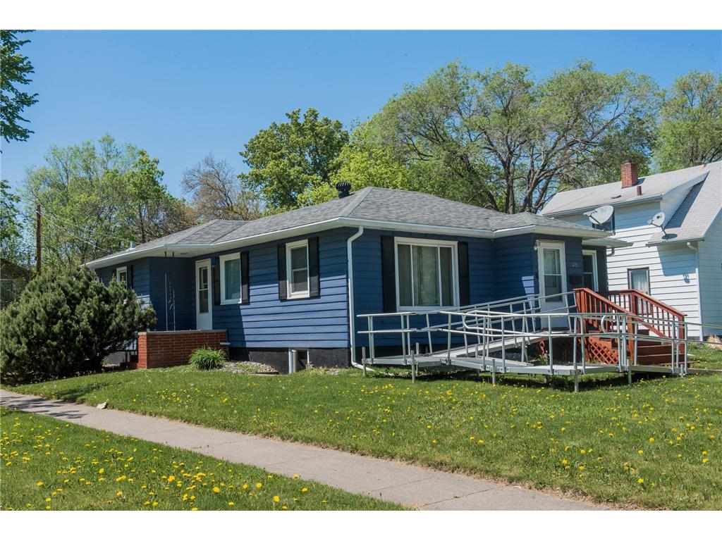 123 15th Street S Moorhead MN 56560 6536866 image1