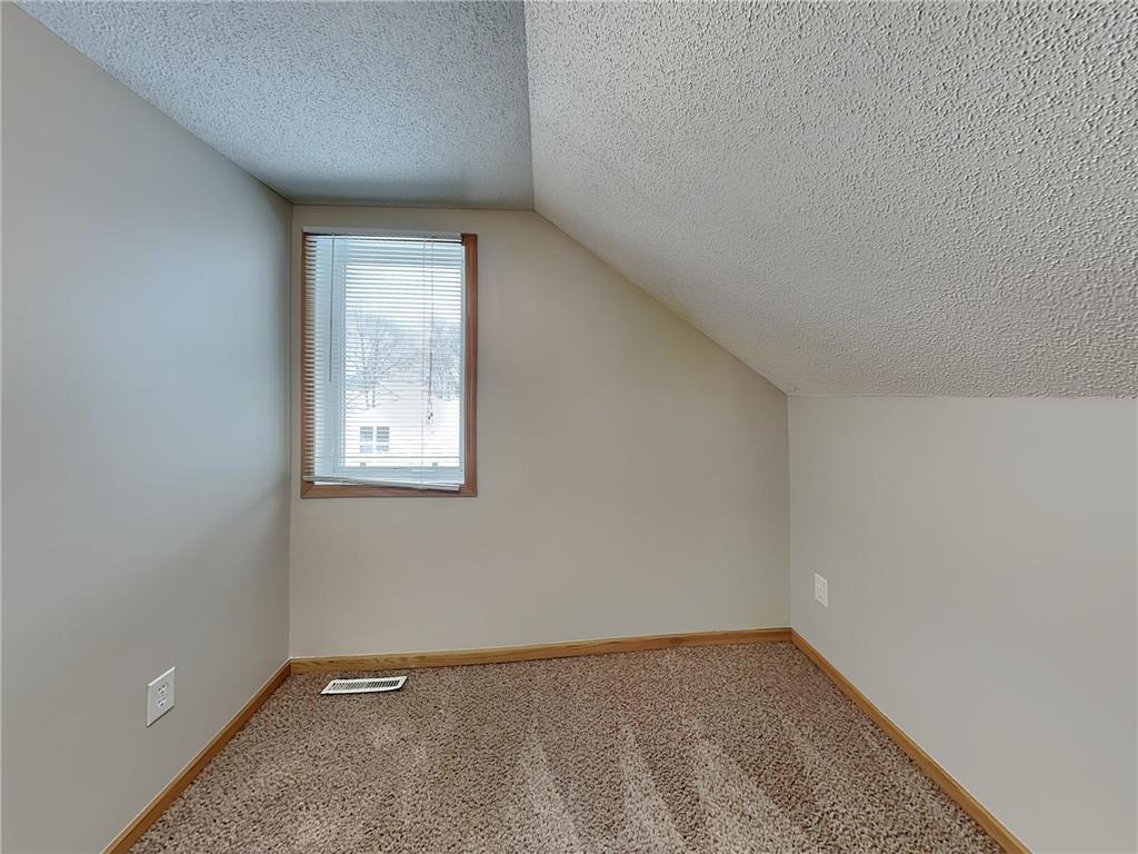 123 4th Avenue E Shakopee MN 55379 6823289 image9