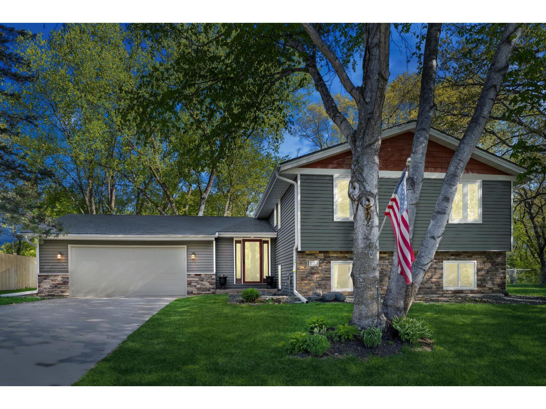 123 Chaparral Drive Apple Valley MN 55124 5704093 image1