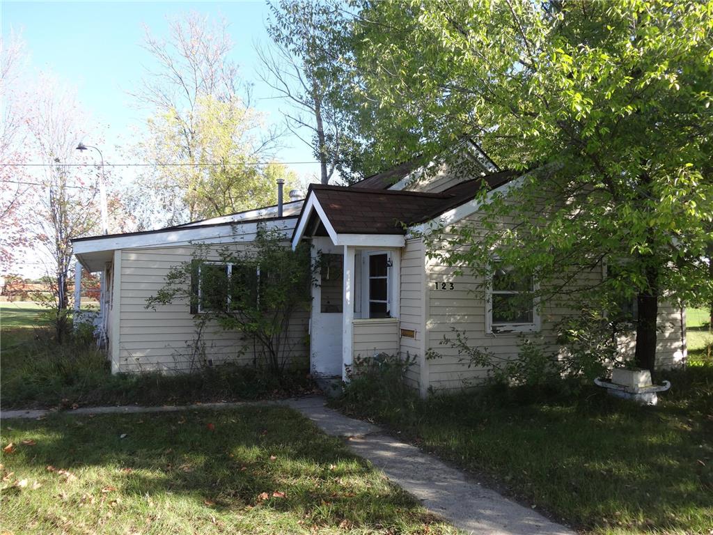 123 Cleveland Street SW Staples MN 56479 6446130 image1