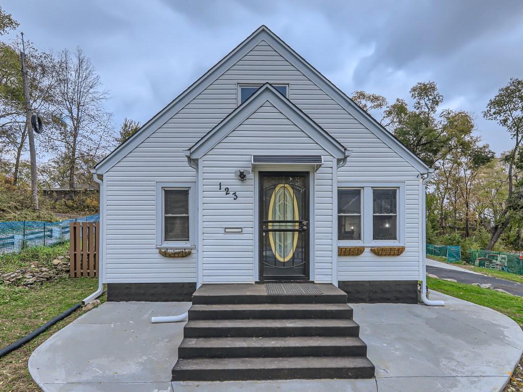 123 King Street E Saint Paul MN 55107 6473746 image1
