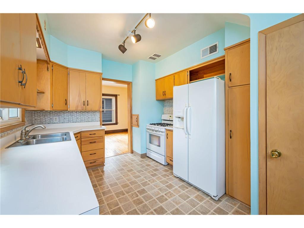 123 Linden Avenue Fairmont MN 56031 6810343 image12