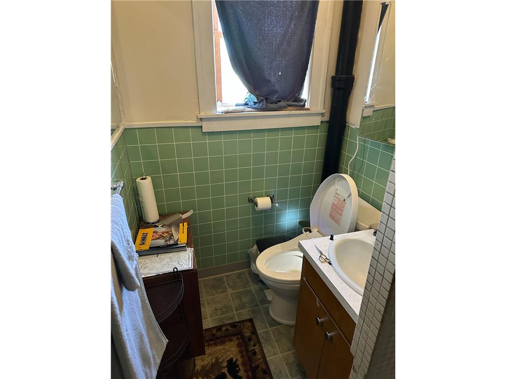 123 S Broadway Pelican Rapids MN 56572 7042345 image14