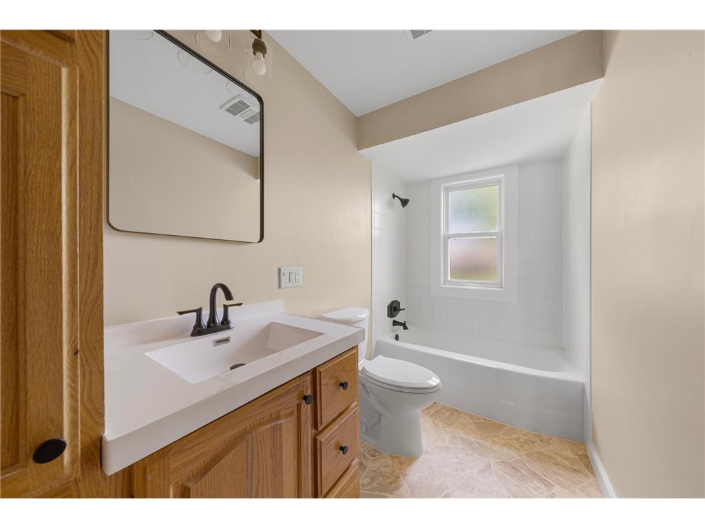 123 Thayer Avenue Mankato MN 56001 7072823 image20