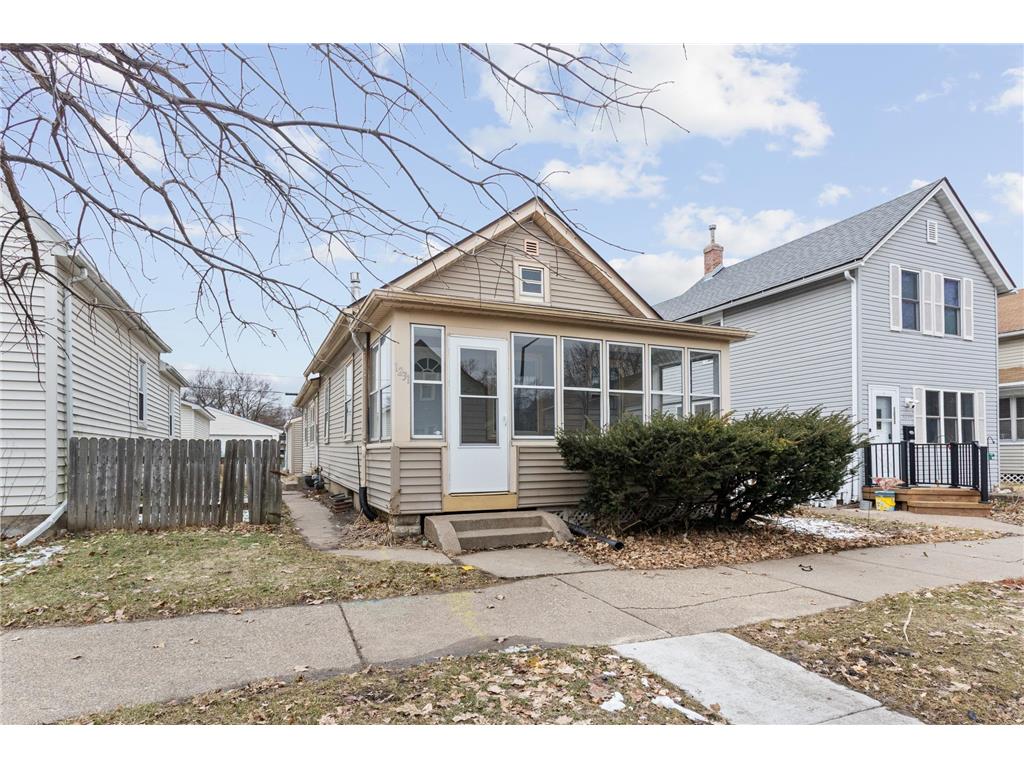 1231 Woodbridge Street Saint Paul MN 55117 7034275 image1