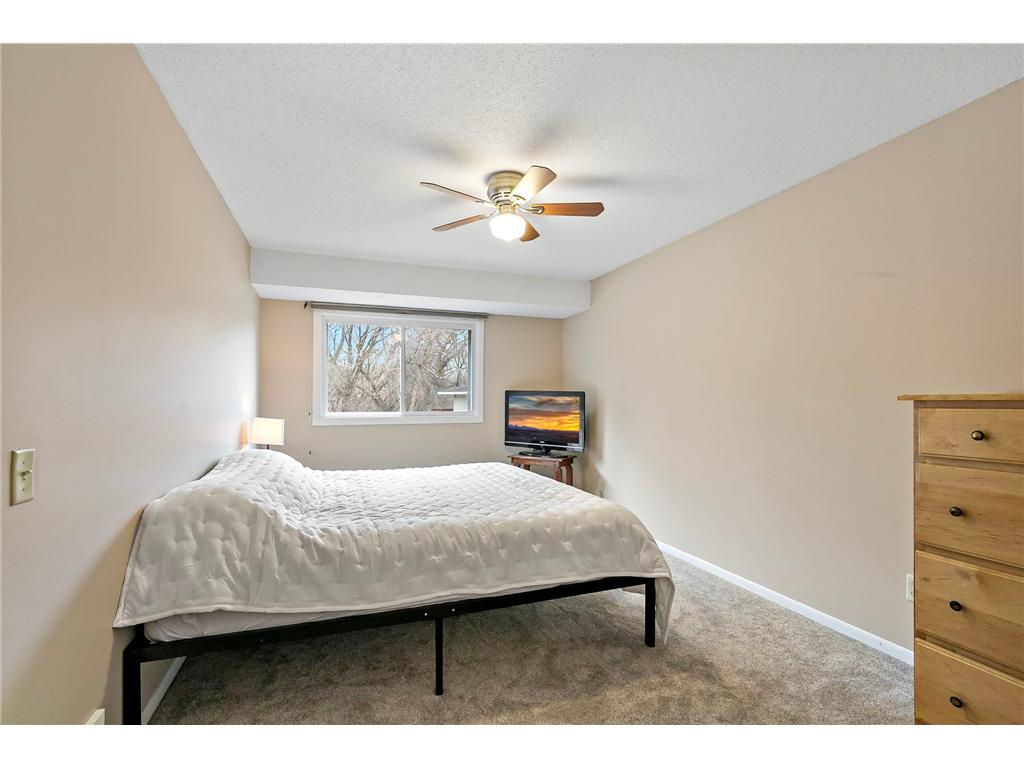 12315 Oak Leaf Court Burnsville MN 55337 7073154 image16