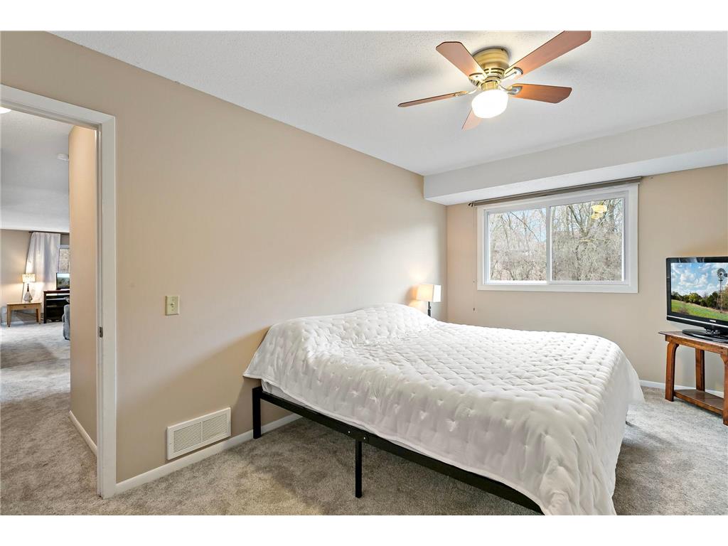 12315 Oak Leaf Court Burnsville MN 55337 7073154 image17