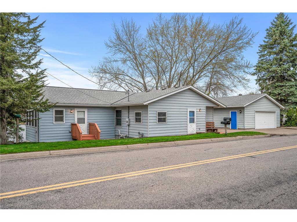 1232 Bay Drive SE Forest Lake MN 55025 - Forest 6528180 image1