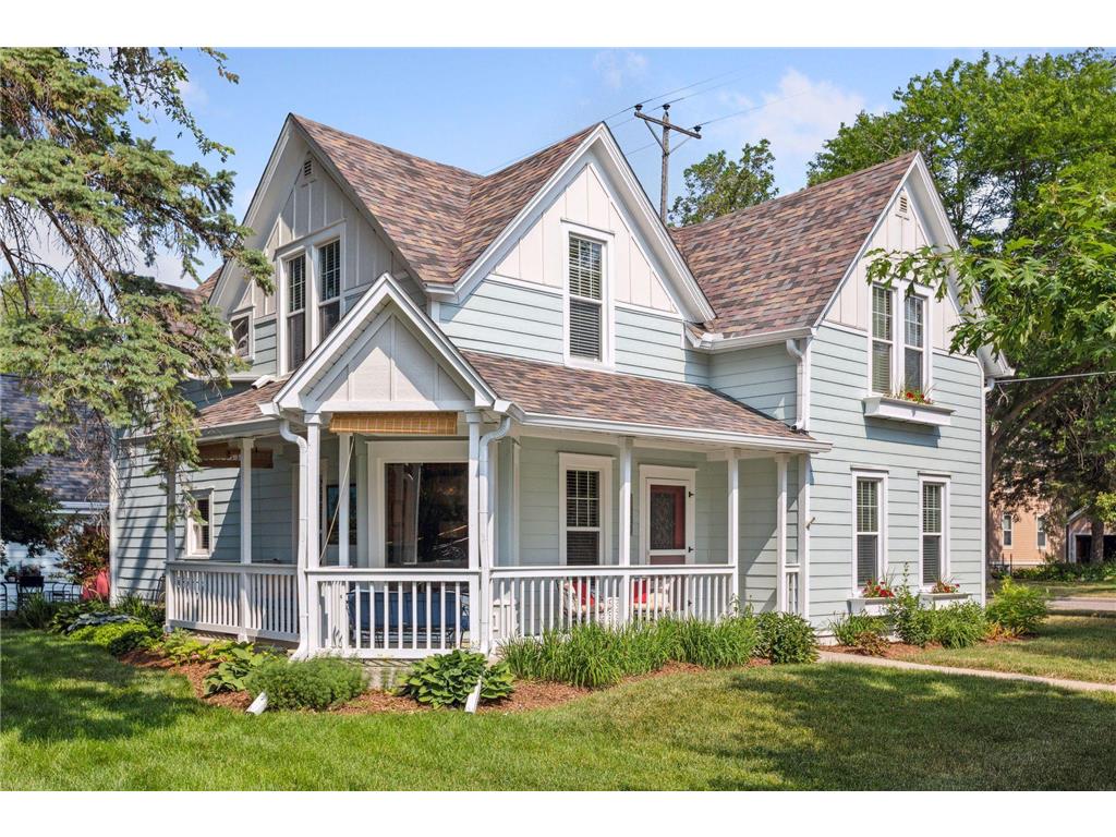 1233 5th Street, Hudson Twp, WI 54016 MLS 6390354 Edina Realty